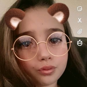 Meet your Posher, Ava